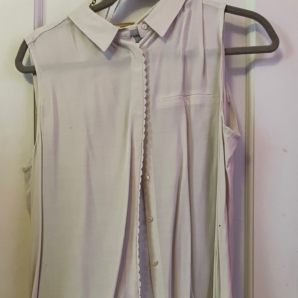 Ava & Aiden sleeveless button down top; size 12